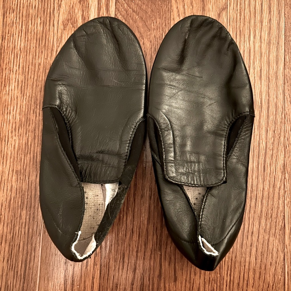 Women’s Sz 6.5 Black Jazz Shoes - Great for Dancers & Dance Classes and Recitals